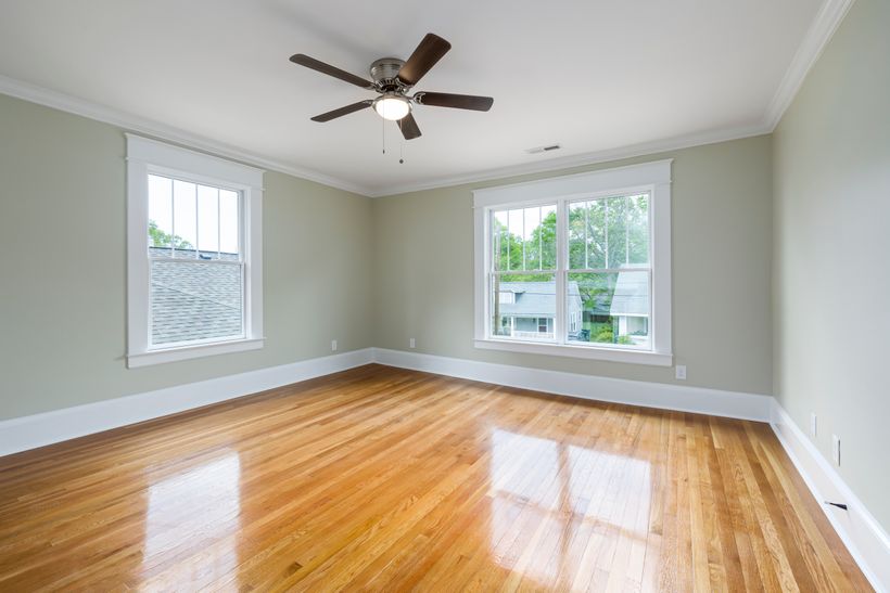 Ceiling fan airflow explained in a contemporary interior